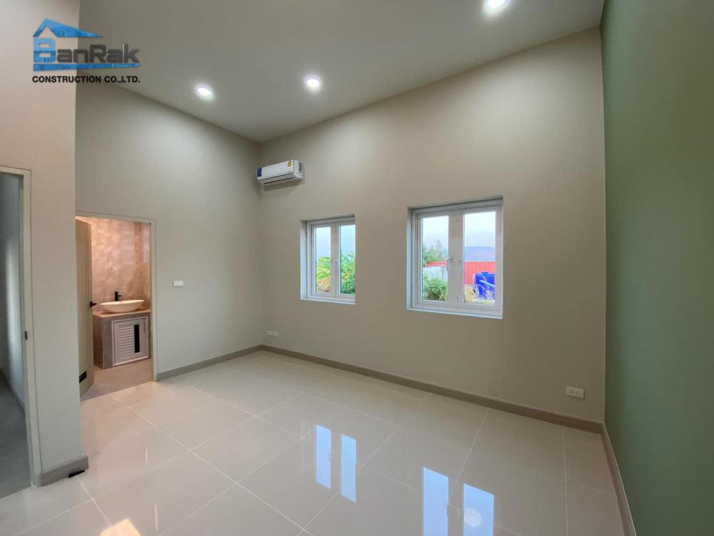 บ้านพักอาศัย 3 ห้องนอน 3 ห้องน้ำ ห้องแต่งตัว โถงรับแขก-พักผ่อน ห้องเอนกประสงค์ ห้องครัว-อาหาร ห้องระบบไฟฟ้า ระเบียงพักผ่อน รูปที่ 11