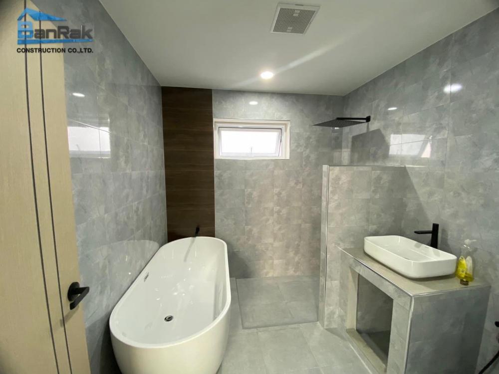 บ้านพักอาศัย 3 ห้องนอน 3 ห้องน้ำ ห้องแต่งตัว โถงรับแขก-พักผ่อน ห้องเอนกประสงค์ ห้องครัว-อาหาร ห้องระบบไฟฟ้า ระเบียงพักผ่อน รูปที่ 17