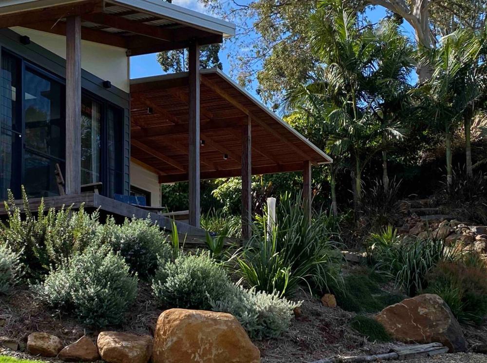 บ้านยกพื้นสไตล์โมเดิร์นมีเครื่องอำนวยความสะดวกครบครันสำหรับใช้เป็นไอเดียแต่งบ้าน รูปที่ 9