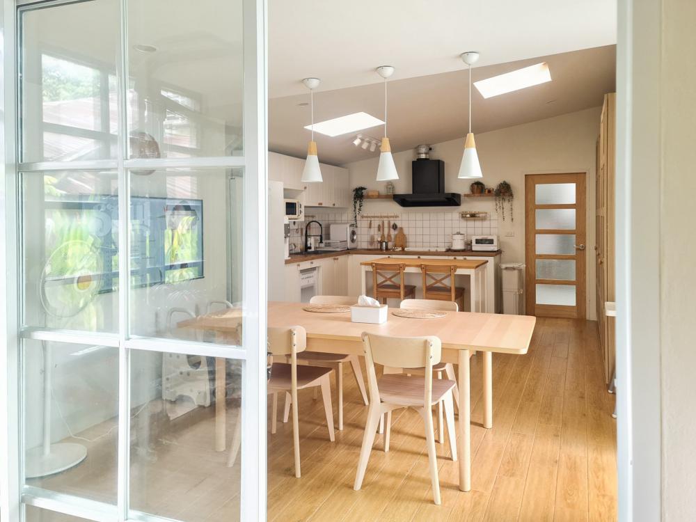 ไอเดียแต่งบ้านน่ารักน่าอยู่ภายในผสมผสานความเป็นมินิมอล มีมุมพักผ่อนหลายโซน มุมผ่อนคลาย เจ้าของแต่งได้น่ารักและน่าอยู่มาก รูปที่ 12