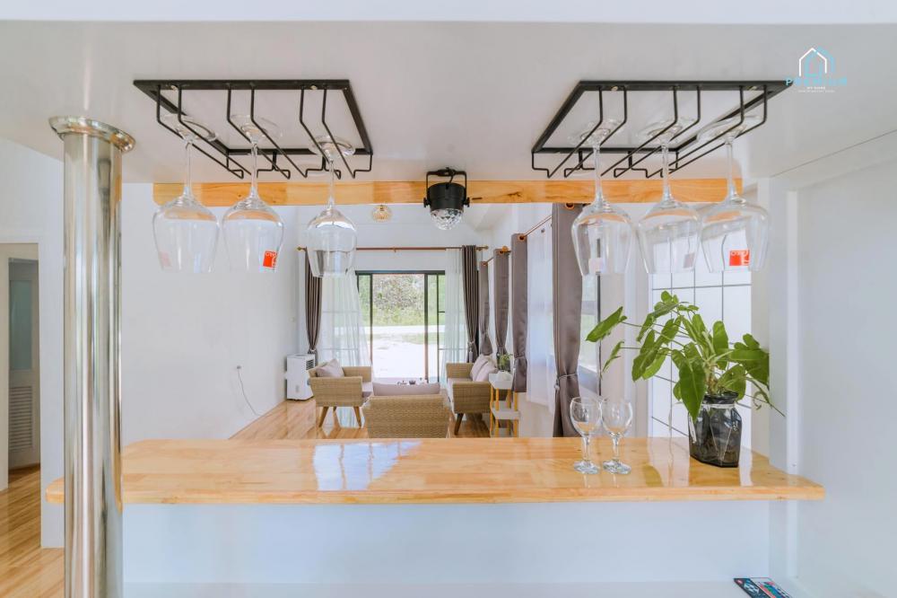 บ้านชั้นเดียวสไตล์นอร์ดิกมินิมอล 2 ห้องนอน 2 ห้องน้ำ แถบสีน้ำเงินสีตัดได้สวยงาม ภายในมินิมอลอบอุ่น รูปที่ 13