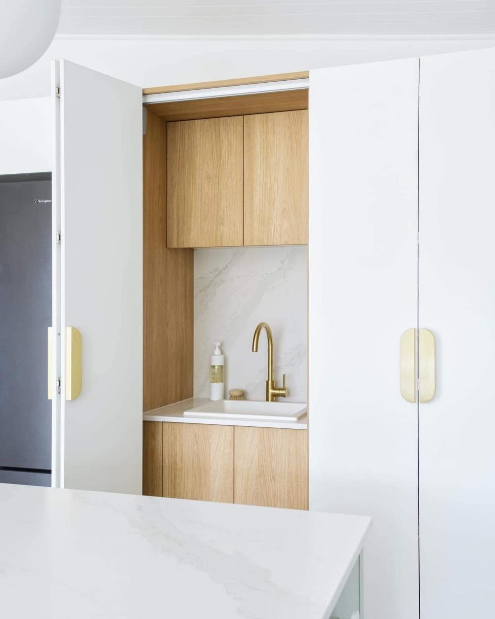 รีโนเวทบ้านอายุกว่า 60 ปี ให้กลายเป็นที่มีชีวิตชีวา โอบล้อมด้วยบรรยากาศแบบปาล์มสปริงส์ รูปที่ 7