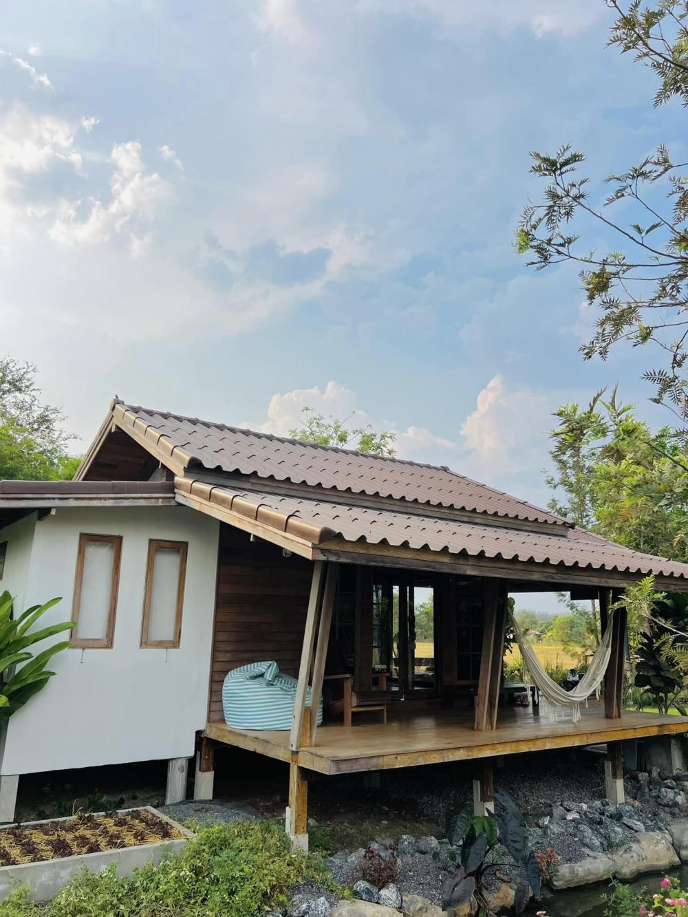 ไอเดียบ้านญี่ปุ่นขนาดเล็ก สวนดอกไม้สนามหญ้า มีลำธารไหลผ่าน บ้านสวนเวลาเขาใหญ่ รูปที่ 13