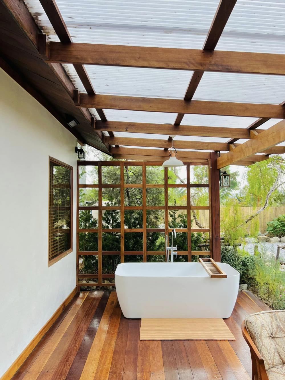 ไอเดียบ้านญี่ปุ่นขนาดเล็ก สวนดอกไม้สนามหญ้า มีลำธารไหลผ่าน บ้านสวนเวลาเขาใหญ่ รูปที่ 24