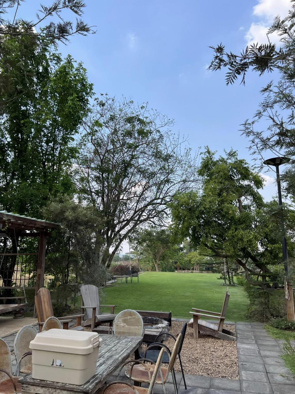 ไอเดียบ้านญี่ปุ่นขนาดเล็ก สวนดอกไม้สนามหญ้า มีลำธารไหลผ่าน บ้านสวนเวลาเขาใหญ่ รูปที่ 30