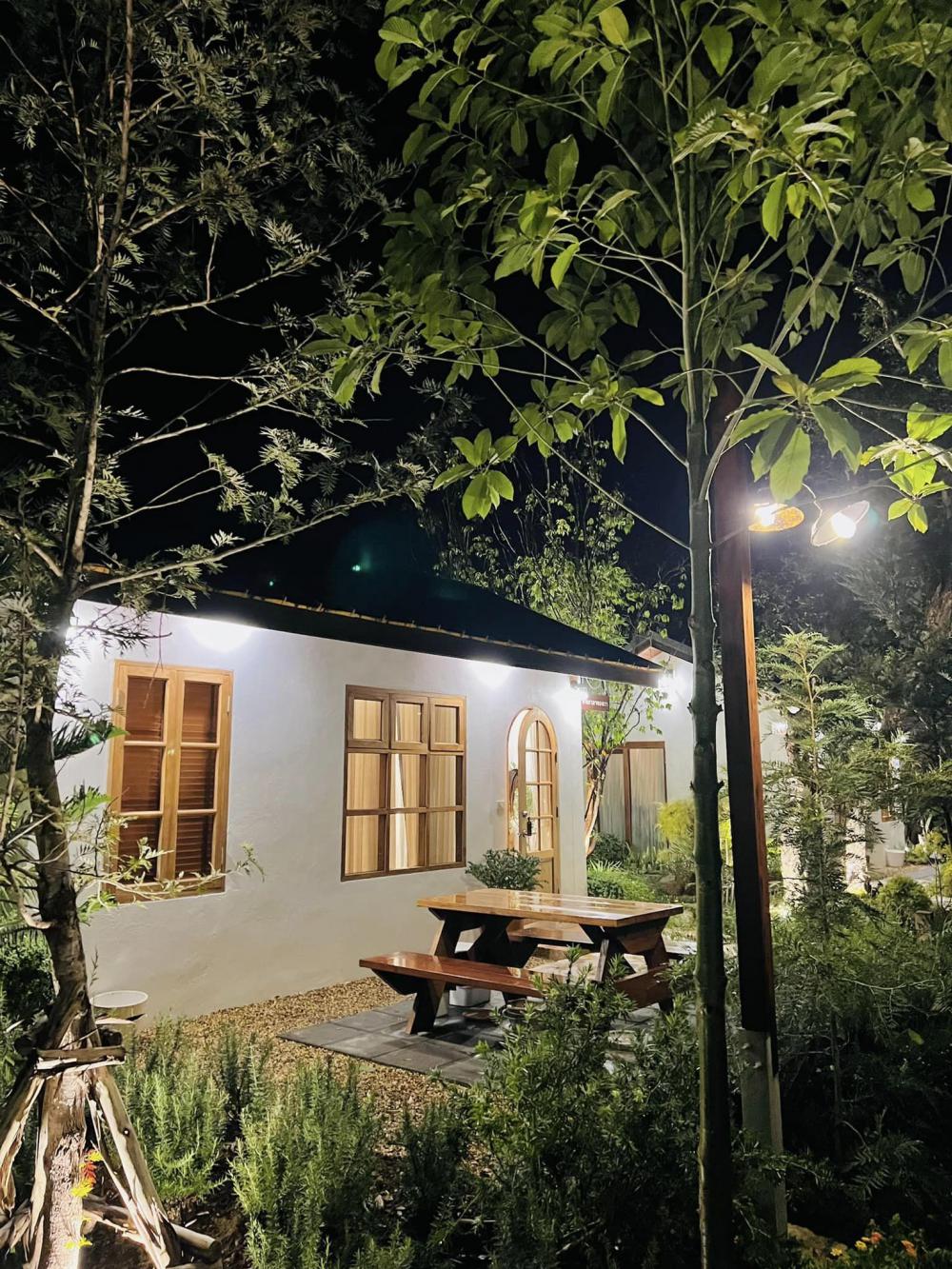 ไอเดียบ้านญี่ปุ่นขนาดเล็ก สวนดอกไม้สนามหญ้า มีลำธารไหลผ่าน บ้านสวนเวลาเขาใหญ่ รูปที่ 36