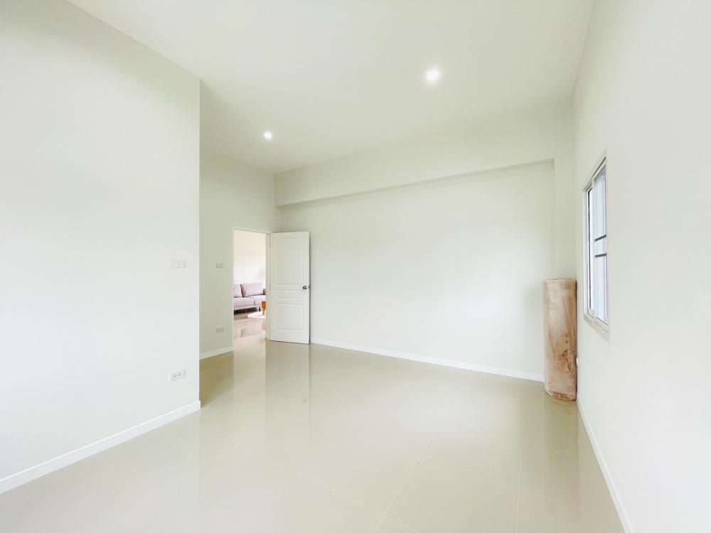 ไอเดียสร้างบ้านมินิมอลมูจิ บ้านเดี่ยว ชั้นเดียว 3 ห้องนอน 2 ห้องน้ำ 2 จอดรถ รูปที่ 10