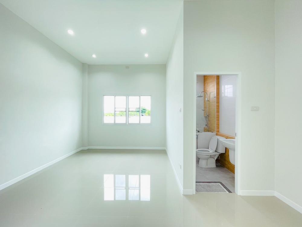 ไอเดียสร้างบ้านมินิมอลมูจิ บ้านเดี่ยว ชั้นเดียว 3 ห้องนอน 2 ห้องน้ำ 2 จอดรถ รูปที่ 11