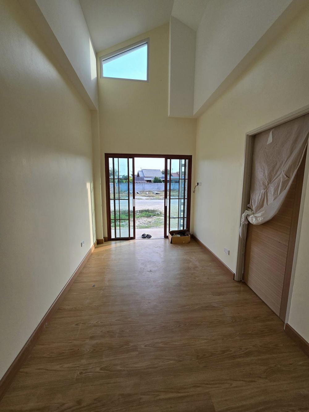 บ้านมินิมอลสองชั้นครึ่ง แบบบ้าน 2 ห้องนอน 1ห้องน้ำ 1รับแขก 1ที่จอดรถ งบไม่ถึงล้าน รูปที่ 4