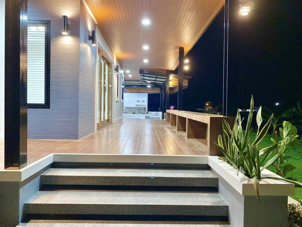 บ้านทรงปั้นหยาสไลต์มินิมอล รูปที่ 18