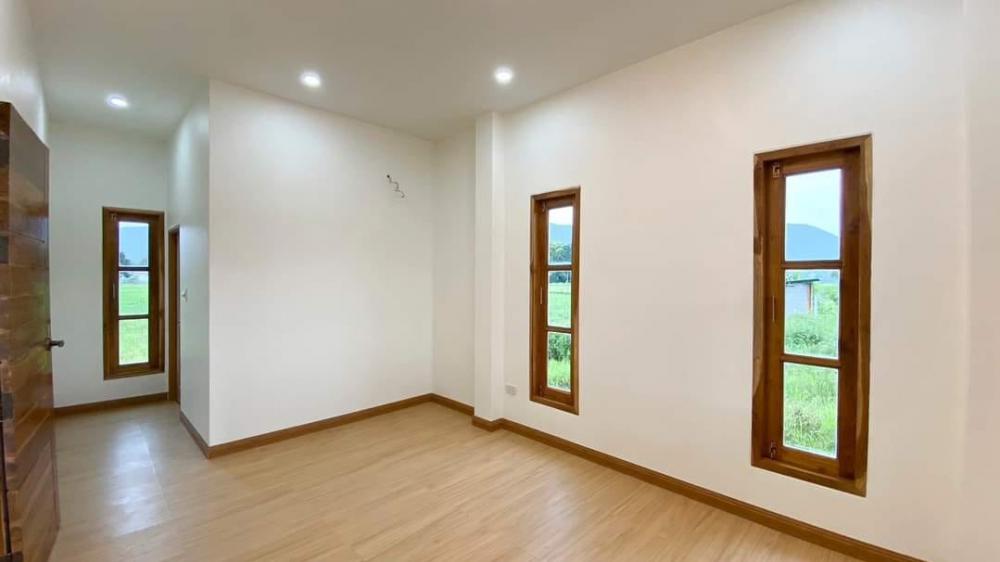 บ้านมินิมอลขนาด 3 ห้องนอน 2 ห้องน้ำ ท่ามกลางวิวภูเขา เป็นไอเดียสร้างบ้าน รูปที่ 8