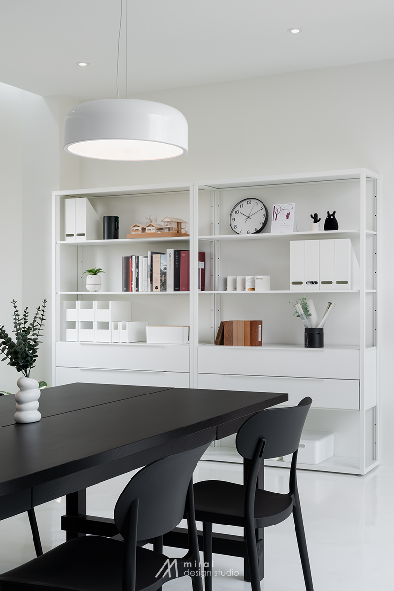 บ้านทรงจั่วสไตล์โมเดิร์น ตกแต่งภายในบ้านหรูหราลงตัว รูปที่ 10