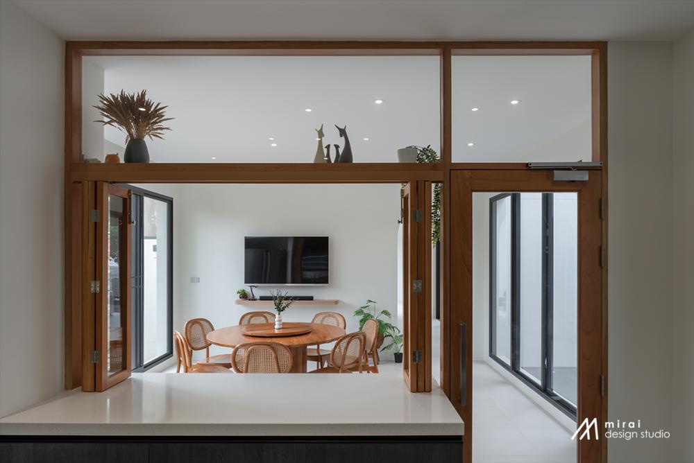 บ้านทรงจั่วสไตล์โมเดิร์น ตกแต่งภายในบ้านหรูหราลงตัว รูปที่ 31