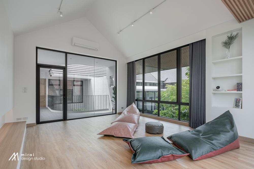 บ้านทรงจั่วสไตล์โมเดิร์น ตกแต่งภายในบ้านหรูหราลงตัว รูปที่ 43