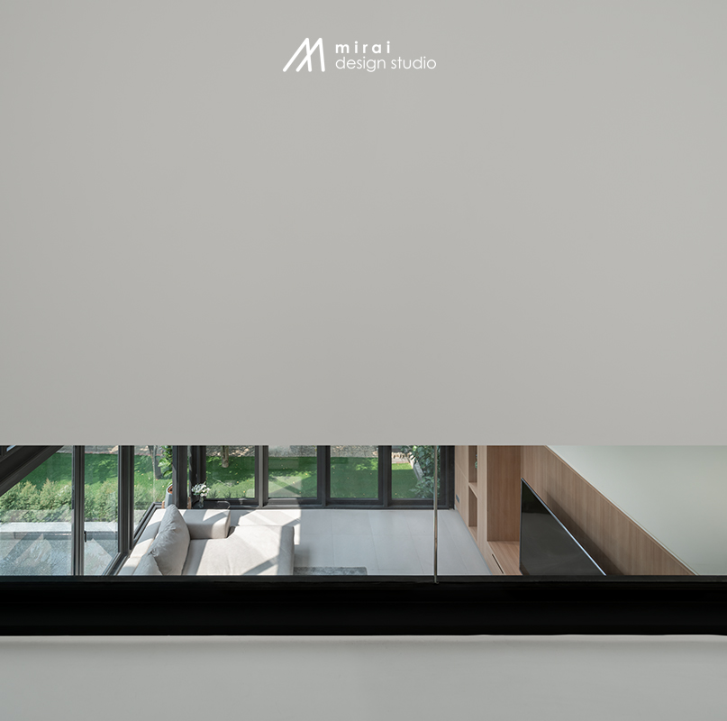 บ้านทรงจั่วสไตล์โมเดิร์น ตกแต่งภายในบ้านหรูหราลงตัว รูปที่ 25