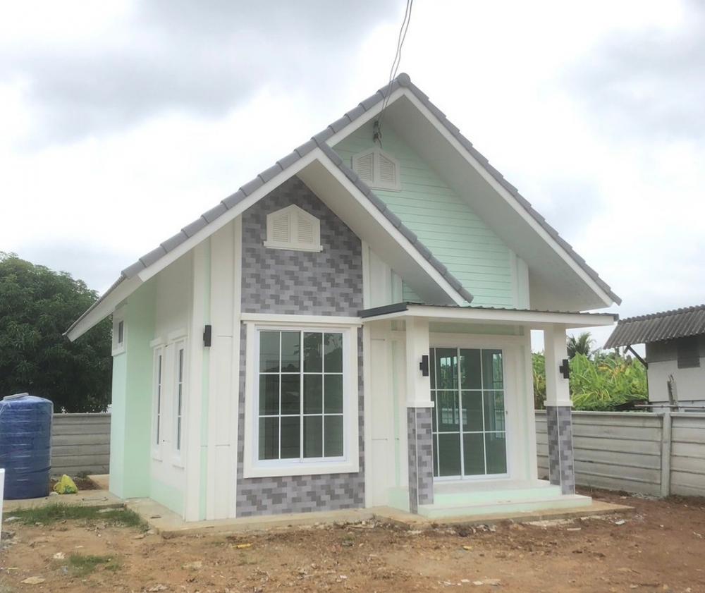 บ้านไสตล์คอสเทจหลังน้อยๆ  ขนาด 2 ห้องนอน 1 ห้องน้ำ งบ 6.5 แสน  ตกแต่งด้วย สีพาสเทล หวานแหวว น่ารัก รูปที่ 3