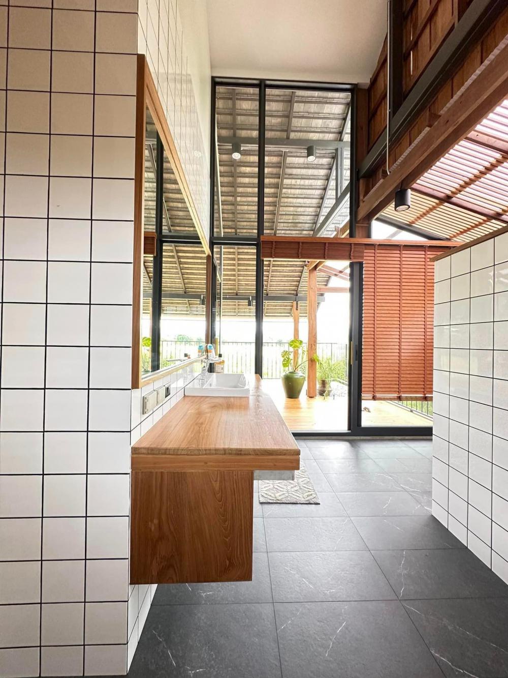 บ้านวัยเกษียณบ้านสองชั้น พื้นที่โล่ง อยู่แบบชนบทมีท้องทุ่งนา รูปที่ 20