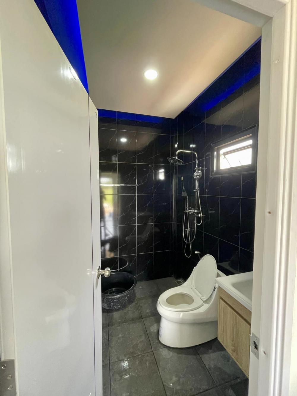 บ้านสไตล์โมเดิร์น 1 ห้องนอนใหญ่มาก 1 ห้องน้ำ 1 ครัวมินิมอล งบ 4.8 แสนบาท รูปที่ 10