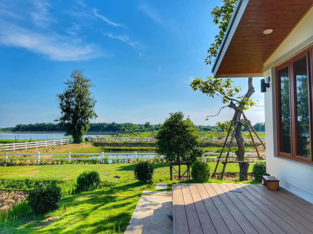 ไอเดียบ้านสวยในสวนพื้นที่กว้าง จัดสวนให้น่าอยู่ รูปที่ 3