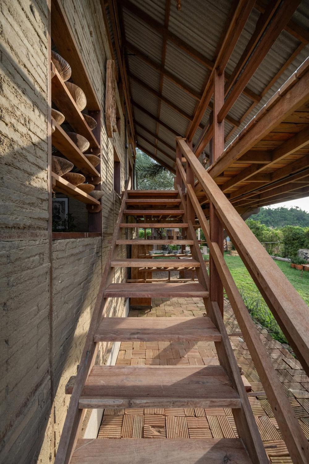 ไอเดียร้านกาแฟสไตล์อิฐบ็อกผสมโครงไม้ รูปที่ 4