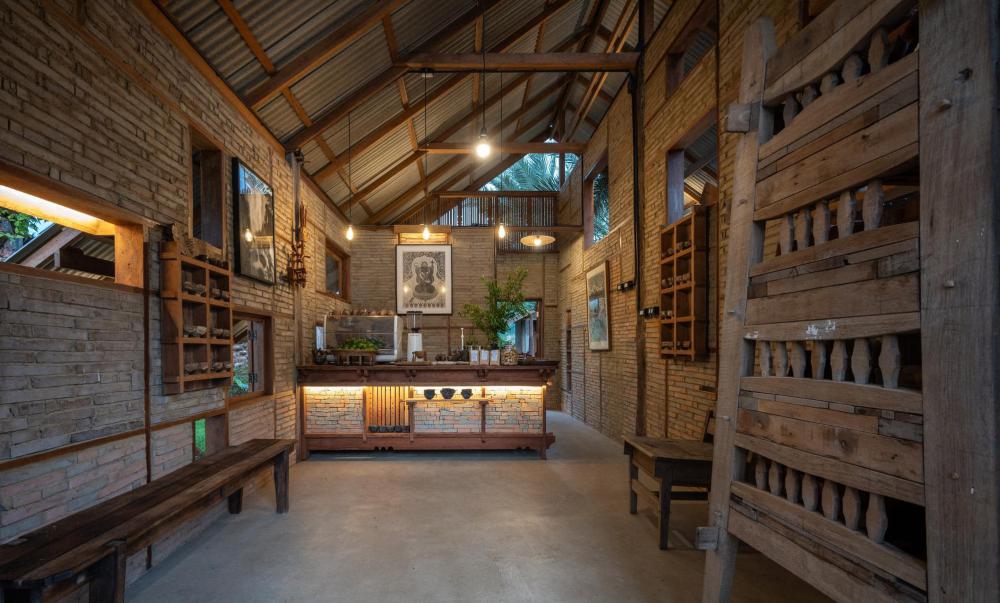 ไอเดียร้านกาแฟสไตล์อิฐบ็อกผสมโครงไม้ รูปที่ 8
