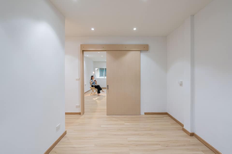 ไอเดียการรีโนเวททาวเฮ้าส์ 3 ชั้น ในย่านท่าพระ ผลงานจาก Fatboy Factory พื้นที่ใช้สอย 150 ตารางเมตร งบก่อสร้าง 1.5 ล้านบาท (ไม่รวมค่าออกแบบ) รูปที่ 31