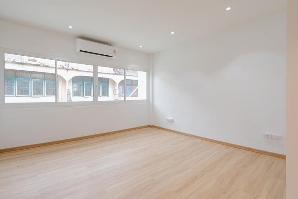 ไอเดียการรีโนเวททาวเฮ้าส์ 3 ชั้น ในย่านท่าพระ ผลงานจาก Fatboy Factory พื้นที่ใช้สอย 150 ตารางเมตร งบก่อสร้าง 1.5 ล้านบาท (ไม่รวมค่าออกแบบ) รูปที่ 33