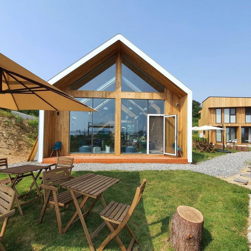 นอร์ดิกสไตล์แบบห้องนั่งเล่นหรือคาเฟ่ สำหรับเป็นไอเดีย รูปที่ 10