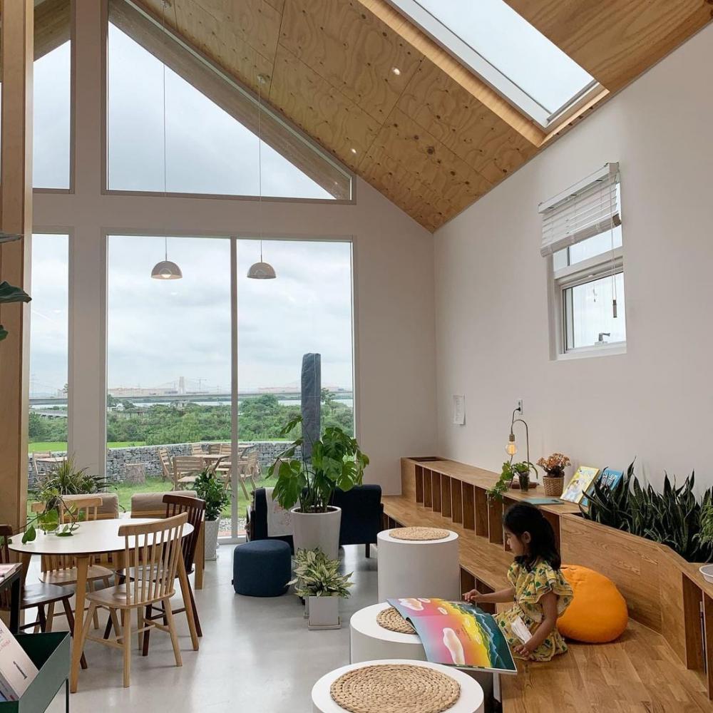 นอร์ดิกสไตล์แบบห้องนั่งเล่นหรือคาเฟ่ สำหรับเป็นไอเดีย รูปที่ 11