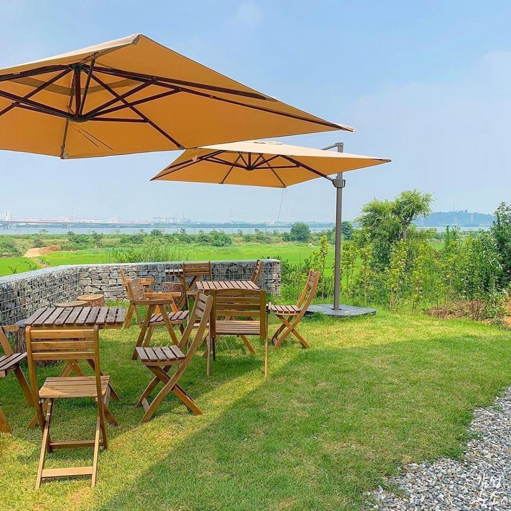 นอร์ดิกสไตล์แบบห้องนั่งเล่นหรือคาเฟ่ สำหรับเป็นไอเดีย รูปที่ 17