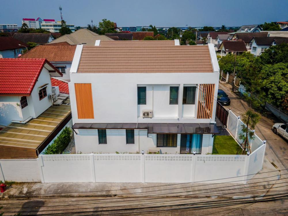 บ้านสวยสไตล์นอร์ดิกฝาแฝดสองชั้น รูปที่ 4