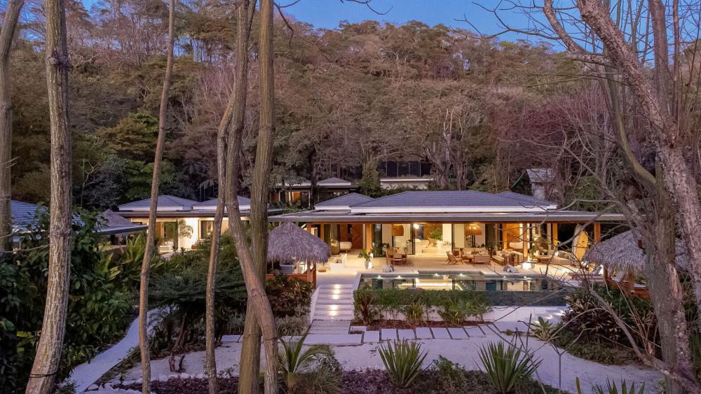 ไอเดียบ้านพักตากอากาศ ร่ายล้อมด้วยต้นไม้ มีสระว่ายน้ำพักตากอากาศวิลล่า รูปที่ 18