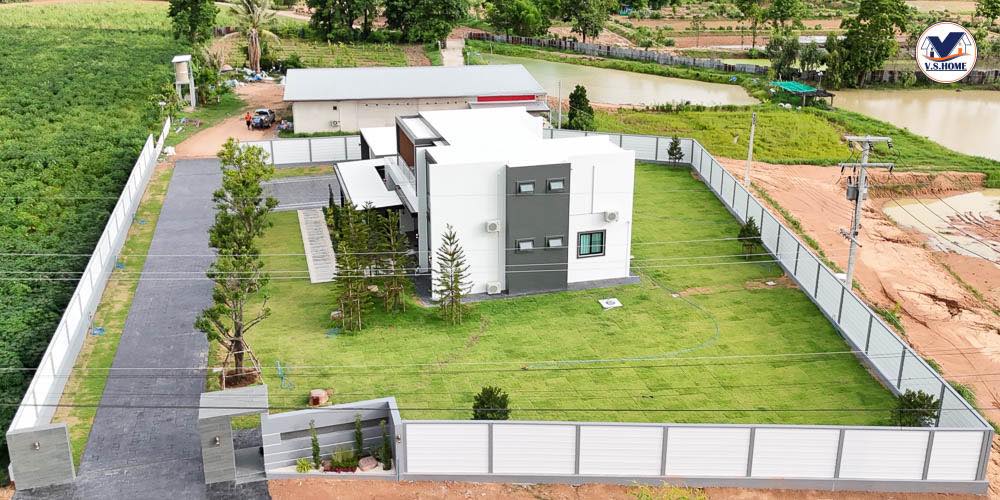 บ้านสไตล์โมเดิร์น 2 ชั้น บริเวณกว้าง แต่งบ้านแต่งสวนน่าอยู่มาก รูปที่ 16