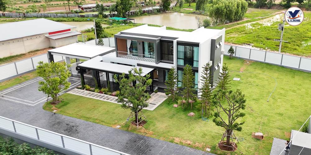 บ้านสไตล์โมเดิร์น 2 ชั้น บริเวณกว้าง แต่งบ้านแต่งสวนน่าอยู่มาก รูปที่ 18