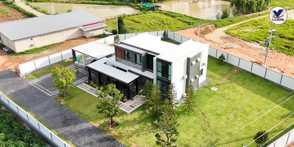 บ้านสไตล์โมเดิร์น 2 ชั้น บริเวณกว้าง แต่งบ้านแต่งสวนน่าอยู่มาก รูปที่ 9