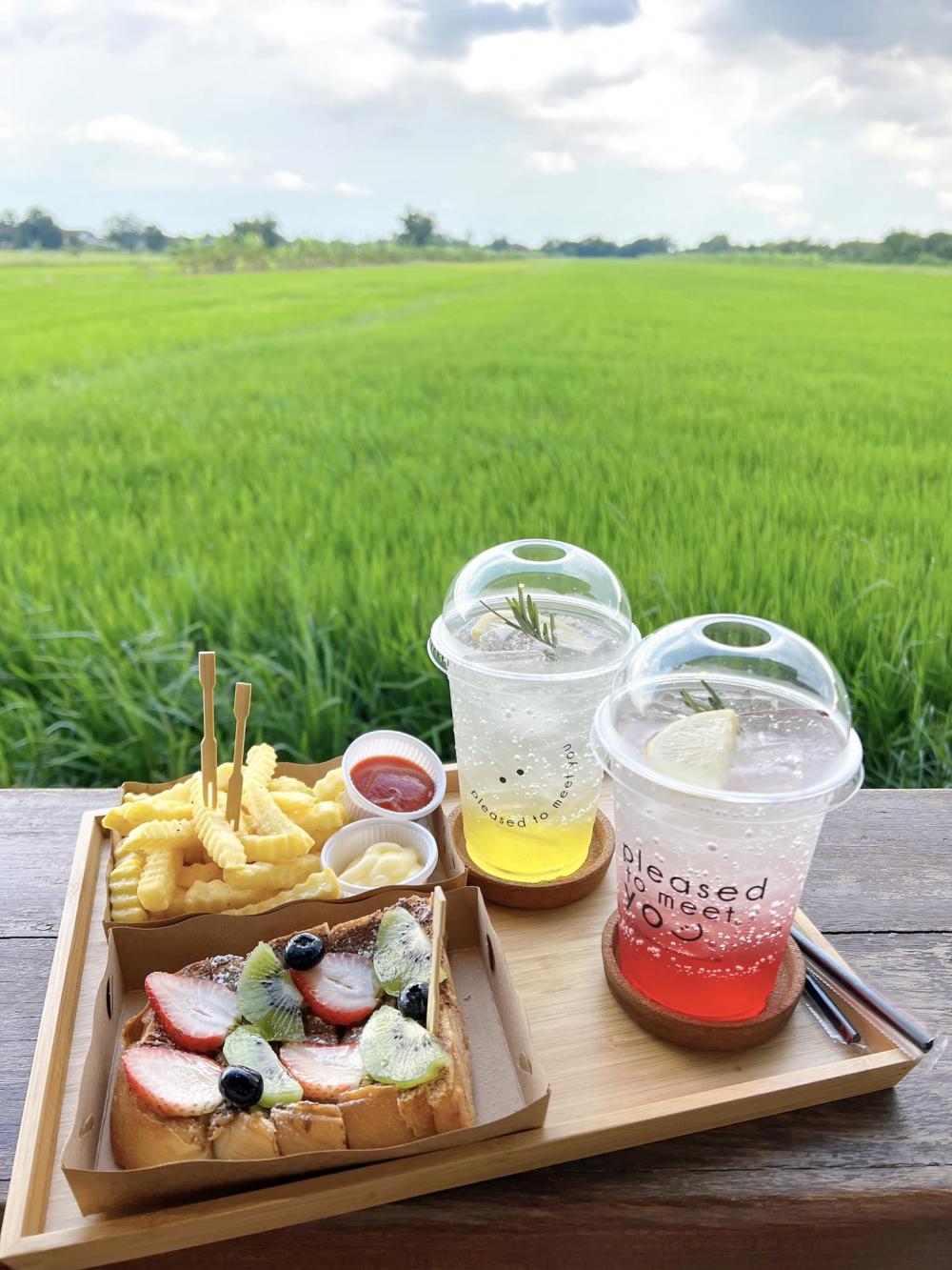 ไอเดียร้านกาแฟด้านหลังเป็นนาข้าว อากาศดีน่านั่งท่ามกลางธรรมชาติ รูปที่ 5