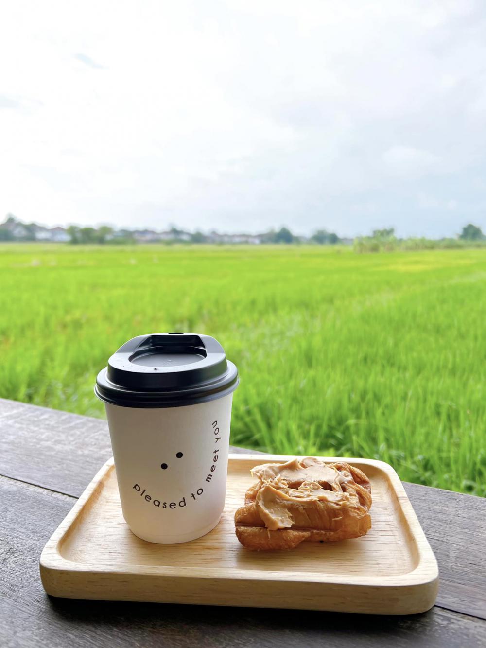 ไอเดียร้านกาแฟด้านหลังเป็นนาข้าว อากาศดีน่านั่งท่ามกลางธรรมชาติ รูปที่ 7