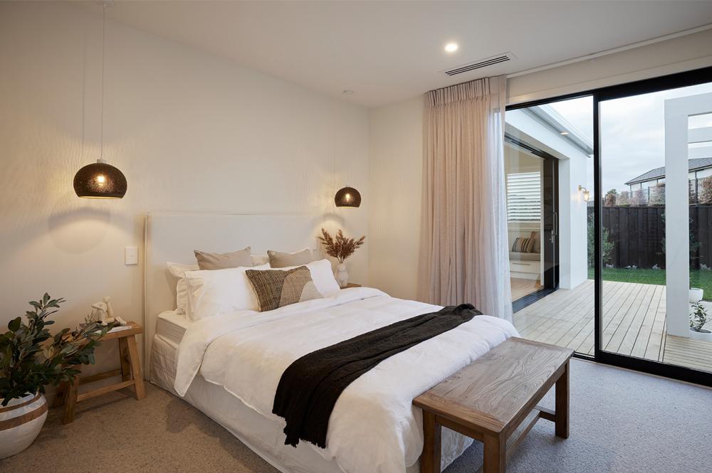 ไอเดียบ้านสไตล์มินิมอลต่างชาติยกพื้นสูง โทนขาวน้ำตาลอ่อนละมุนมินิมอลมาก รูปที่ 19