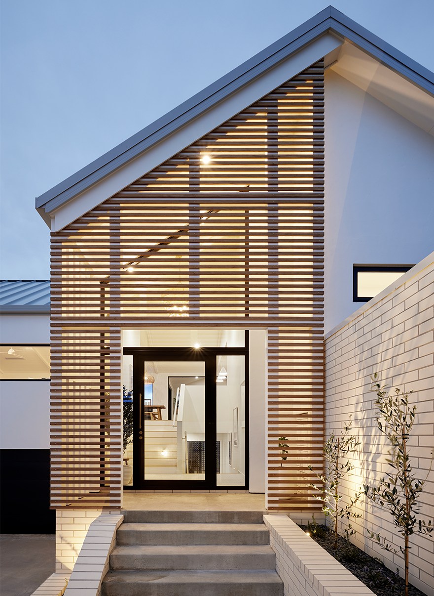 ไอเดียบ้านสไตล์มินิมอลต่างชาติยกพื้นสูง โทนขาวน้ำตาลอ่อนละมุนมินิมอลมาก รูปที่ 28