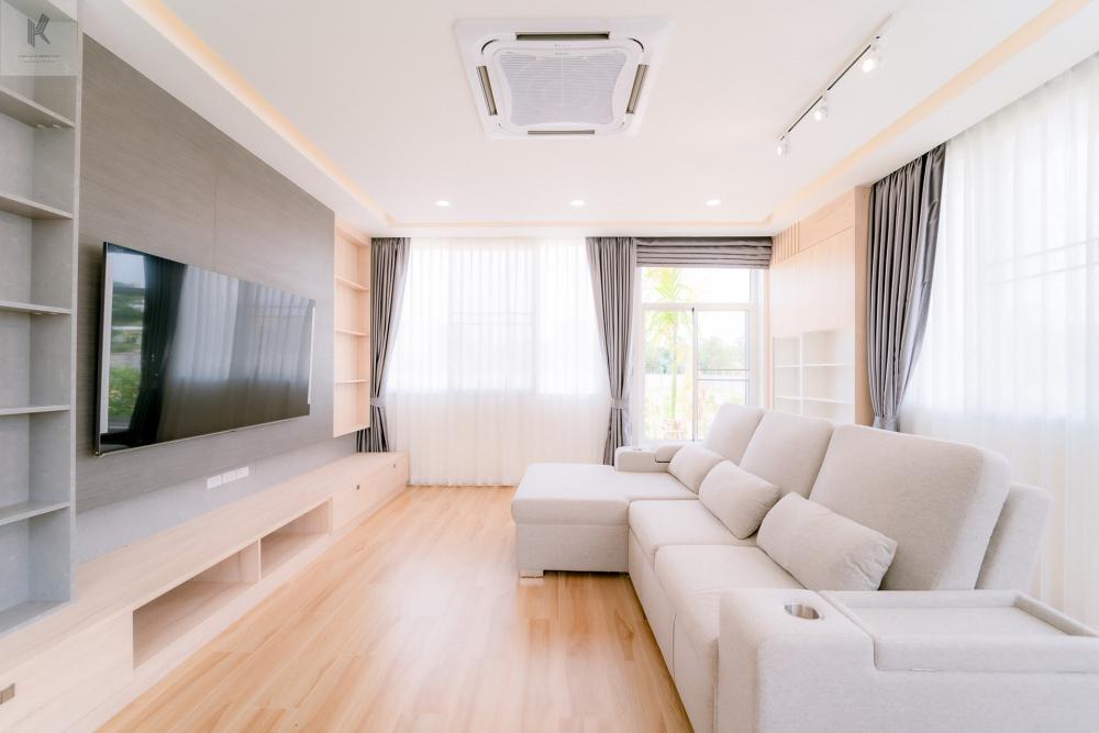 บ้านโมเดิร์นทรงกล่องมินิมอล สองชั้น 4 ห้องนอน 5 ห้องน้ำ รูปที่ 11