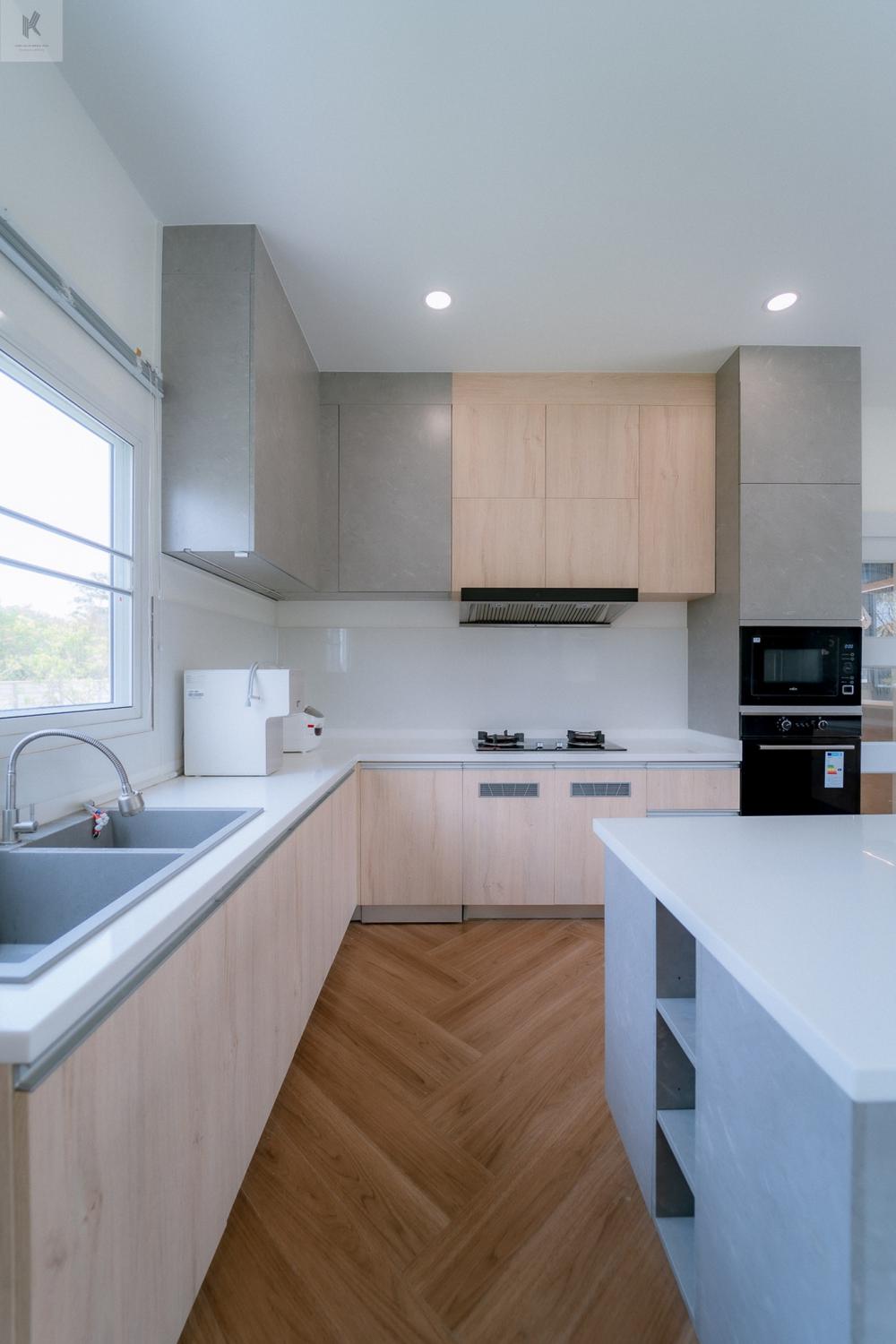 บ้านโมเดิร์นทรงกล่องมินิมอล สองชั้น 4 ห้องนอน 5 ห้องน้ำ รูปที่ 15