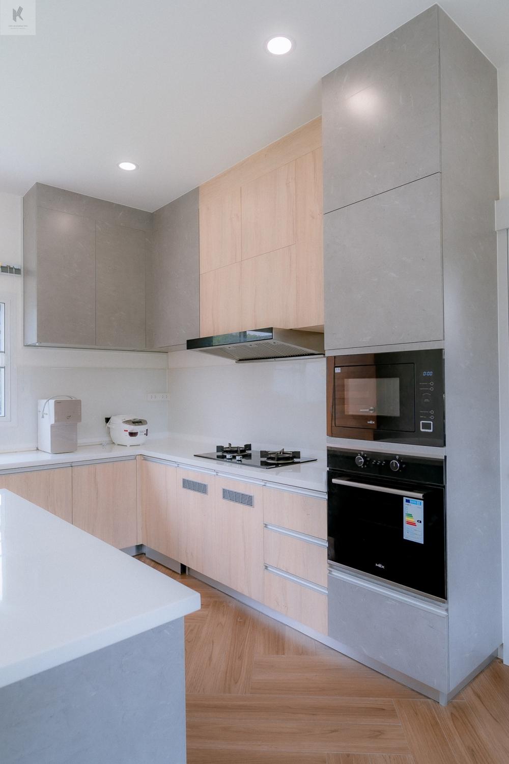 บ้านโมเดิร์นทรงกล่องมินิมอล สองชั้น 4 ห้องนอน 5 ห้องน้ำ รูปที่ 17