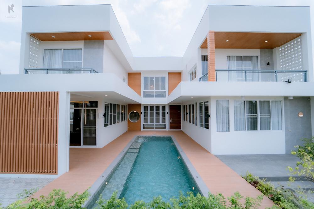 บ้านโมเดิร์นทรงกล่องมินิมอล สองชั้น 4 ห้องนอน 5 ห้องน้ำ รูปที่ 6