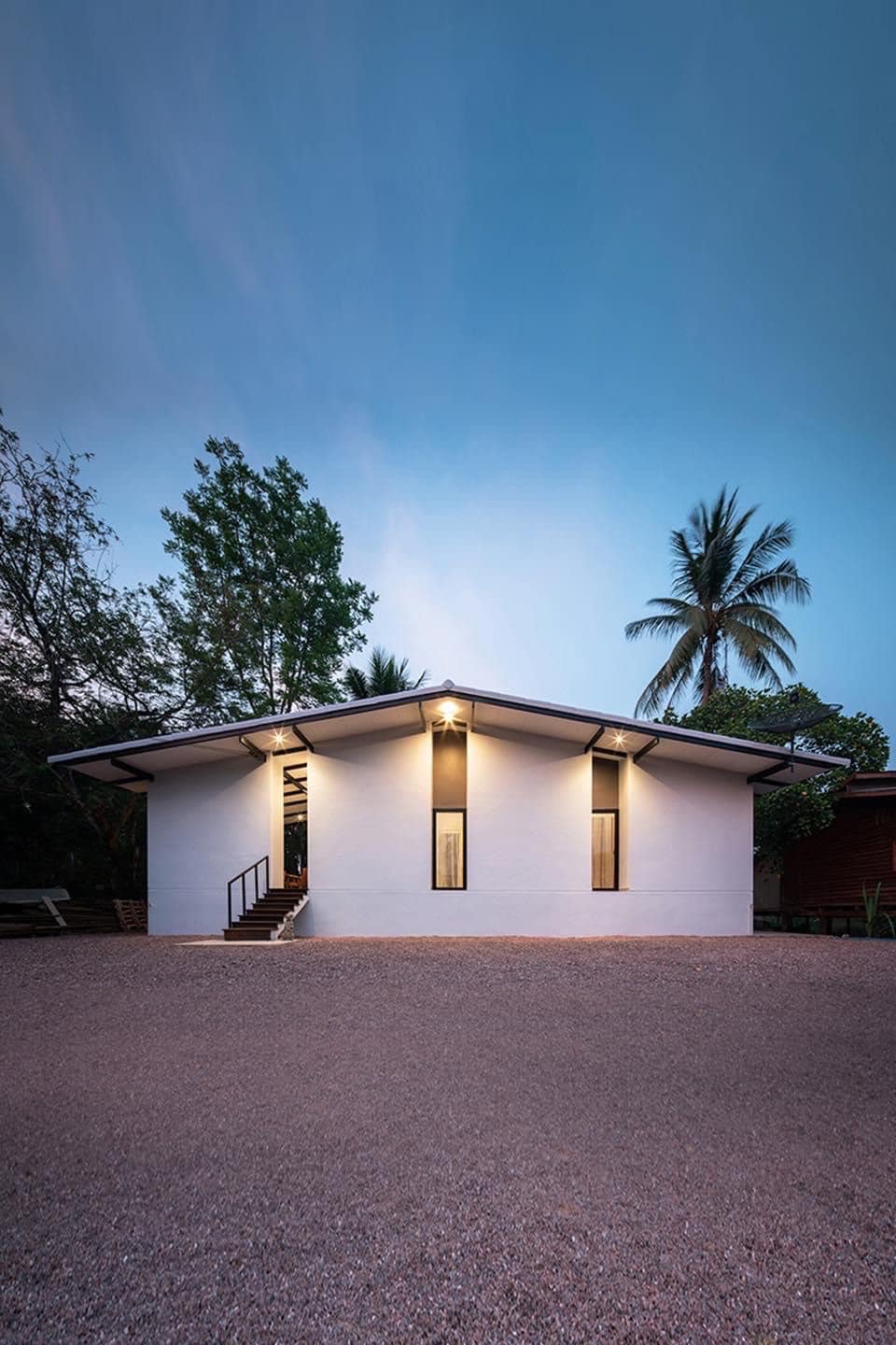 บ้านปูนชั้นเดียวกลางสวนมะพร้าว ออกแบบได้น่าอยู่และลงตัว รูปที่ 12