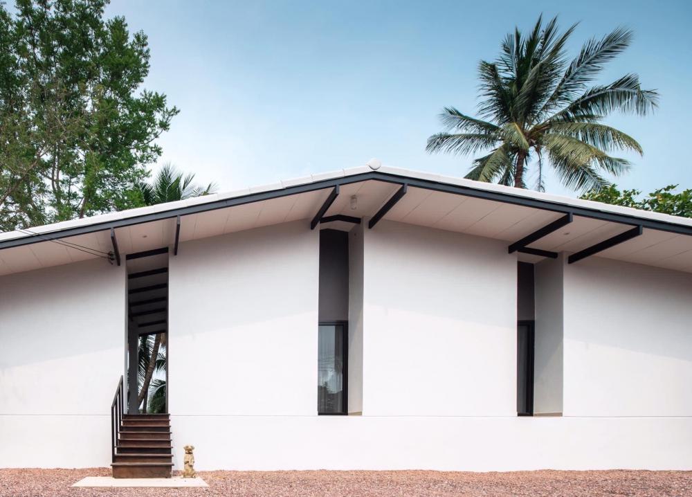 บ้านปูนชั้นเดียวกลางสวนมะพร้าว ออกแบบได้น่าอยู่และลงตัว รูปที่ 5