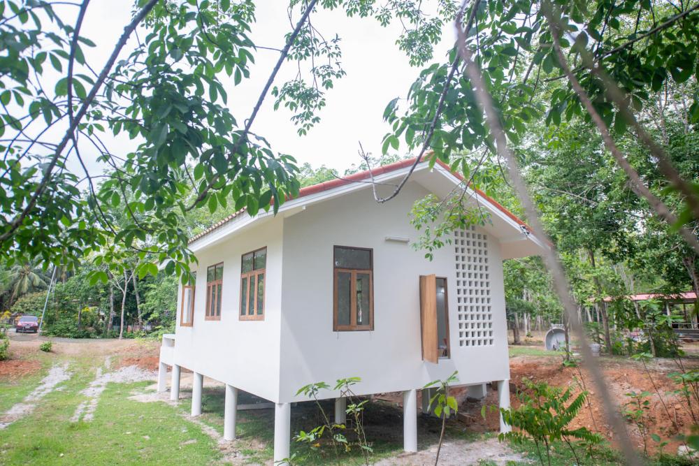 บ้านพักตากอากาศ ทรงไทยประยุกต์ ยกพื้นสูง รูปที่ 28