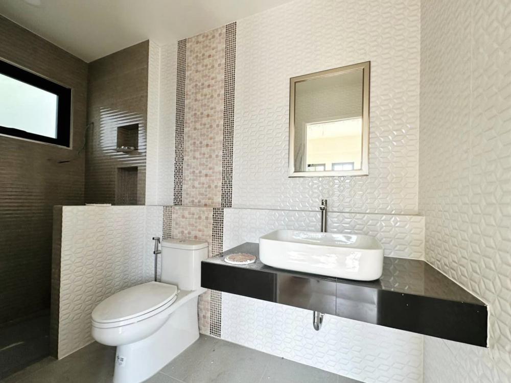 บ้านทรงปั้นหยาตกแต่งแบบมินิมอล ขนาด 3 ห้องนอน 2 ห้องน้ำ รูปที่ 7