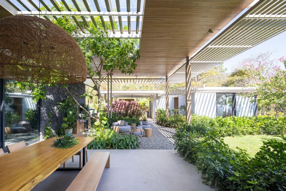 บ้านพักตากอากาศบนเขา จัดบ้านจัดส่วนน่าอยู่มากเข้ากับสภาพแวดล้อมโดยสถาปนิกต่างชาติ รูปที่ 18