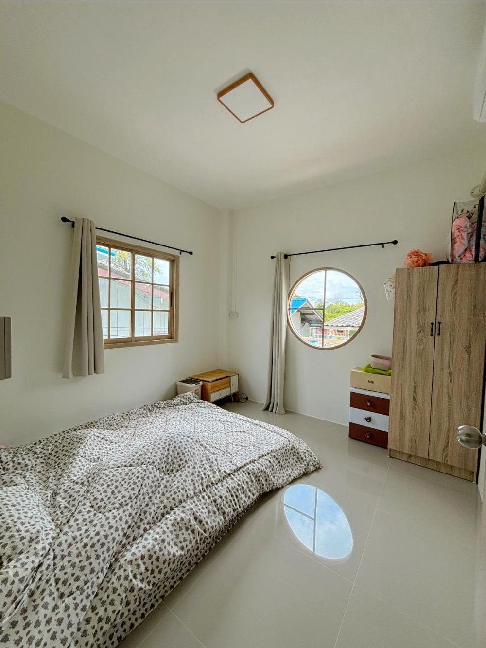 ไอเดียบ้านมินิมอล 2 ชั้นขนาดเล็ก ด้านล่างโถง รูปที่ 4