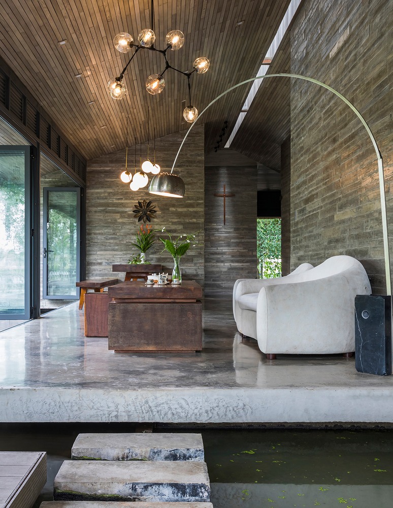 ไอเดียบ้านมีน้ำล้อมรอบไว้เลี้ยงปลาสวยงาม ร่มรื่นเย็นสบาย รูปที่ 19